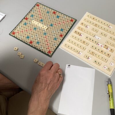 gros plan sur jeu du scrabble